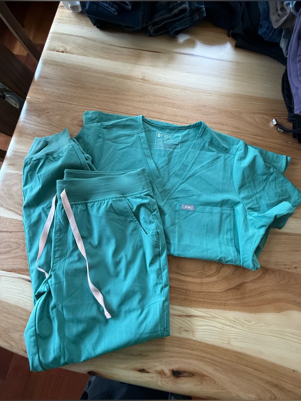 FIGS Women's Scrub Set - Seafoam Green Color - Size Medium